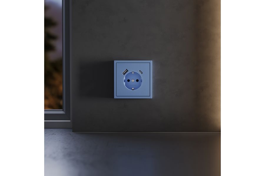 Накладка для розетки с заземлением и защитными шторками, с USB A+C Voltum S70 (деним) VLS001015