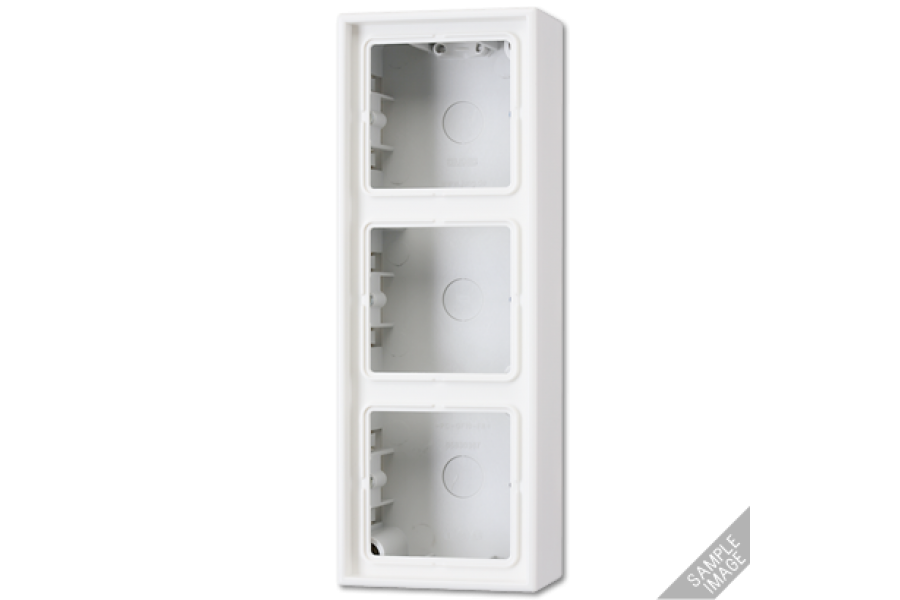 Коробка трехместная Jung LS583ASW