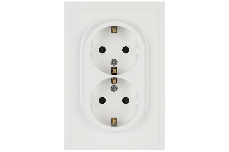 Розетка ЭРА Galaxy 15-2104-01 с заземлением двойная 2X2P+E Schuko 16А-250В IP20 белый Б0070678