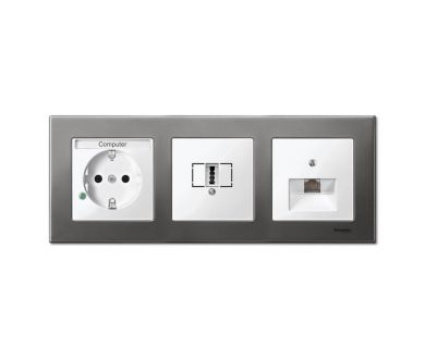 Рамка 3-постовая Schneider Electric Merten System M MTN403314