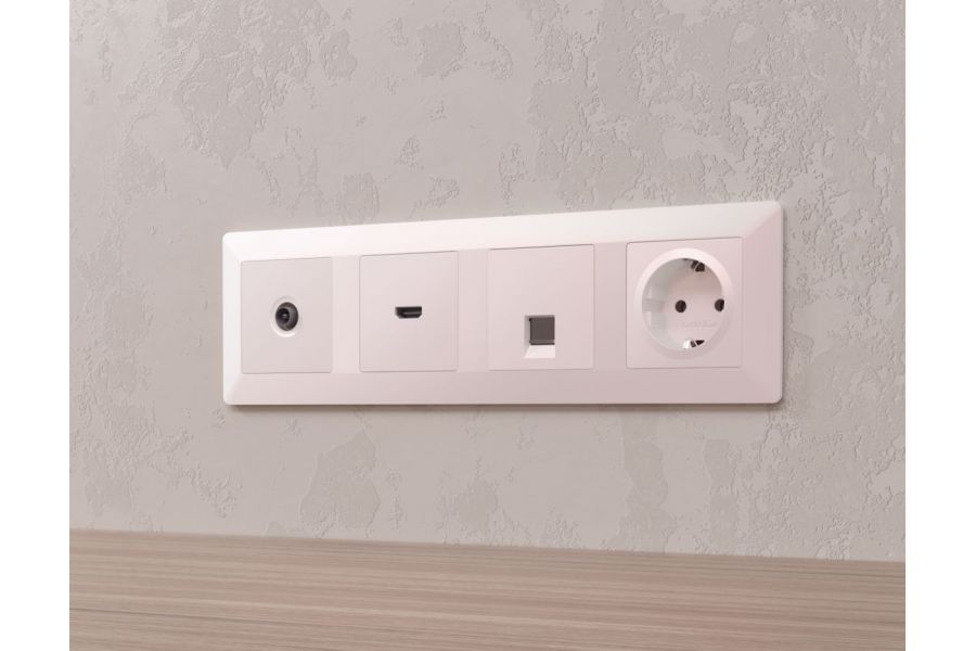 Комплект механизма компьютерной розетки RJ-45 экранированной с автоматической защитной шторкой Alfa Жемчуг Quant Ambrella Volt MA212005 (AP2120, VM185)