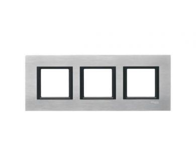 Рамка 3-постовая Schneider Electric Unica Class MGU68.006.7A1